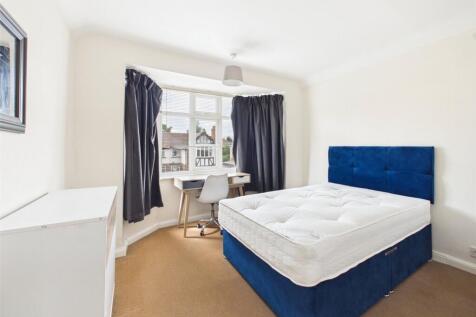 Charles Avenue, Lenton Abbey, Beeston, Nottingham, NG9 photo 4