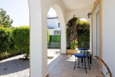 3 bedroom resale villa,10m by 5m swimming pool, double plot size,  air conditioning, bar with BBQ &amp; garden shed, Title deed in the owner's name VAT paid Image 9999 25