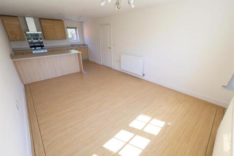 LNG Living Space ii.JPG