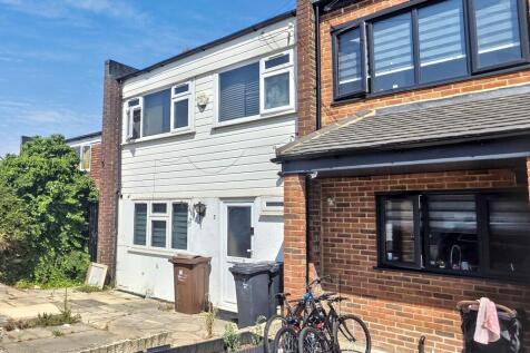 3 Rowan Way, Romford, Essex RM6 5PL