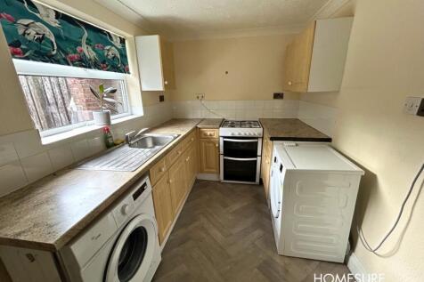 2-bed terraced on Handfield Street, Liverpool, Merseyside, L5, £775/mo