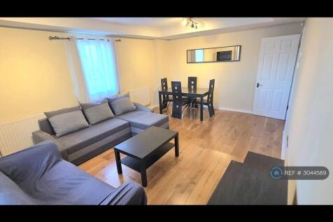 Spacious Lounge, River View