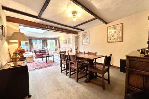 OPEN-PLAN Sitting/Dining Room 506