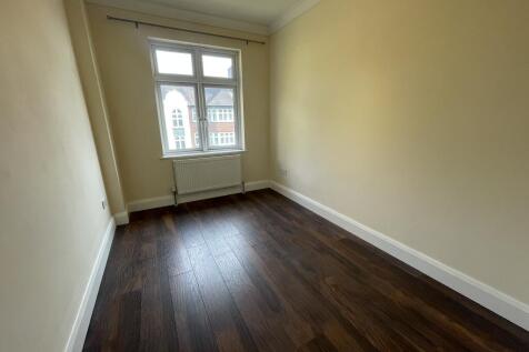 Hill Court, Main Road, Romford, Havering photo 5