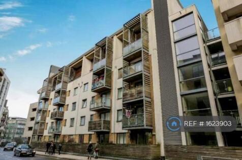 3-bed flat on Horsted Court, Brighton, BN1, £2,250/mo
