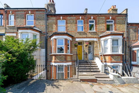 London, SE18 - property photo