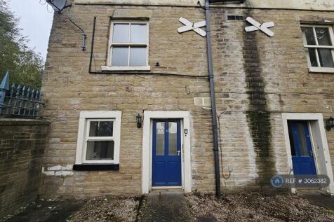 2-bed flat on Stamford St, Stalybridge, SK15, £795/mo