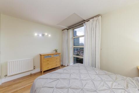 Master Bedroom (2)