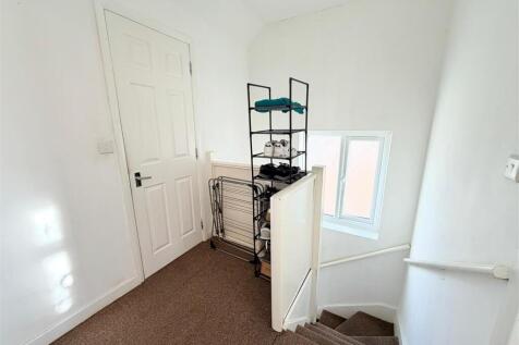 Bittacy Upstairs Flat 3.jpg