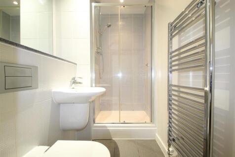 EN SUITE SHOWER ROOM