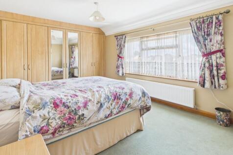 CAM02519G0-PR0343-STILL021