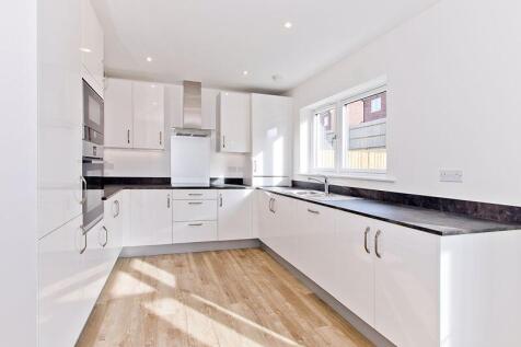 3 Bedroom 2 Bathroom Detached House, Bramling Crescent, Tunbridge Wells photo 4