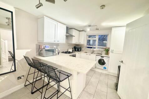 Kitchen/ Dining room