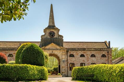 Over Court Mews, Almondsbury Front 1.jpg