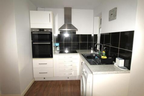 Kitchen_3.JPG