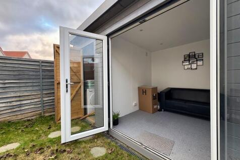 Cole Avenue, Southend On Sea photo 3