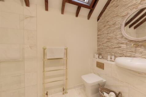 Bedroom 2 En-Suite.jpg