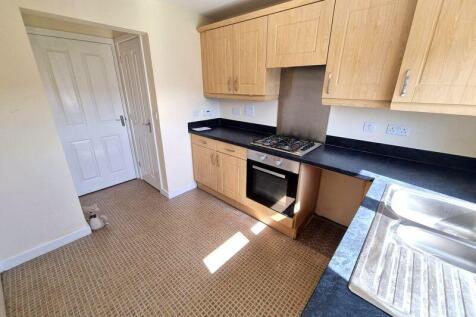 Small Meadow Court, Caerphilly photo 5