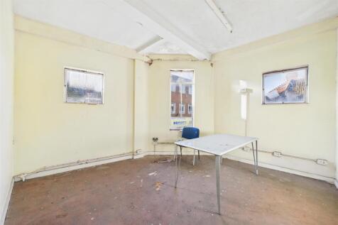 27 Eastover, Bridgwater, Somerset TA6 5AW | Freeho