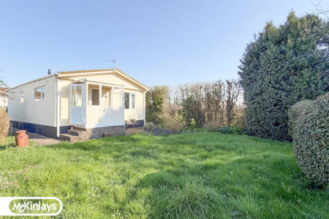 2 Bedroom Park Home for Sale