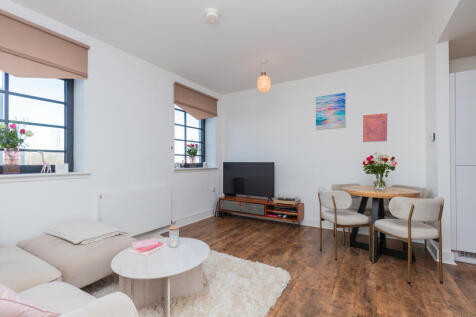 0-1 5 Tait Place, PA2 7EQ-5
