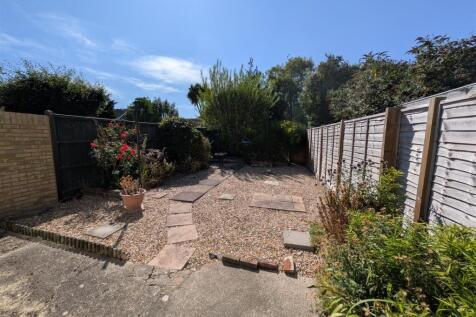 Rear garden 1.jpg