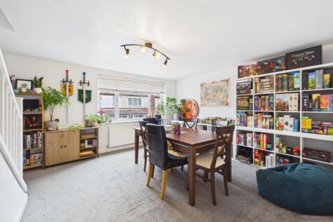 Lounge (currently used as Dining Room)