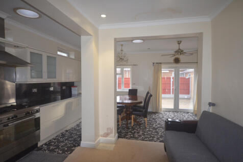 Four Bedroom End Terrace House