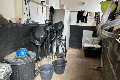 Exceptional Smallholding Property