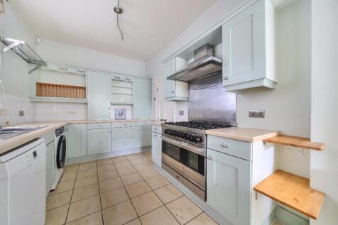 Canbury Avenue, London, KT2 photo 3