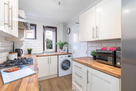 Hessle Road, Leeds photo 4