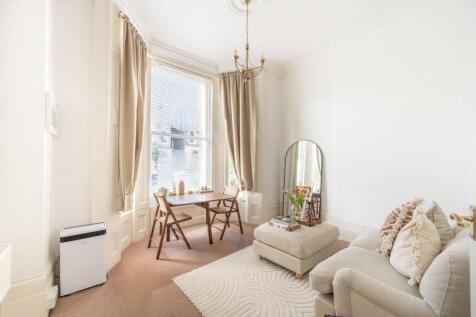 London, W11 - property photo
