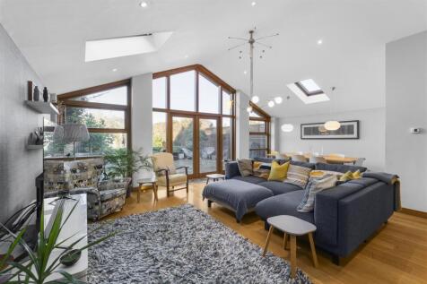 Rear Aspect Living &amp; Dining Room