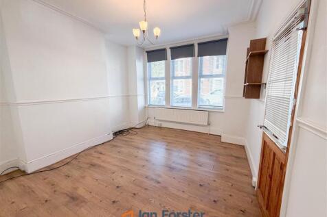 Clifton Terrace, Whitley Bay photo 4