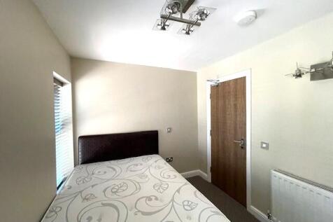 Victoria Street, Crewe, Cheshire East photo 3