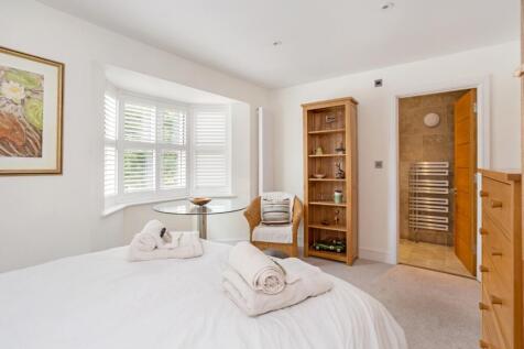 4 Cromwell Garden...