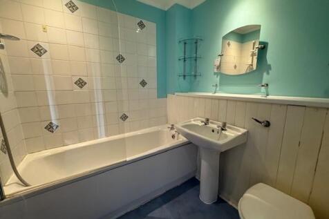 Bathroom.jpg