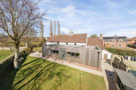 REAR OF THE PROPERTY.jpg