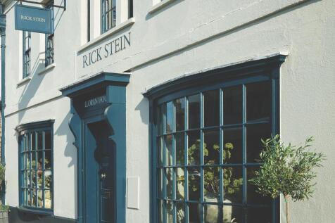 JR20160929_SteinsMarlborough_Interiors10 edited.jpg