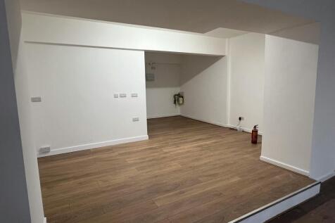 Retail Property (high street) to rent Image 7
