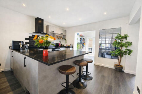 Kitchen/ Breakfast Room