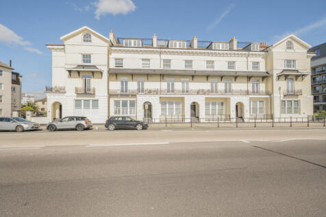 3-bed flat on South Parade, Southsea, PO4, £2,250/mo