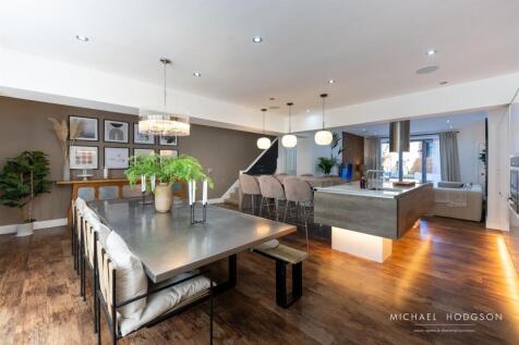 Family / Dining Room / Kitchen