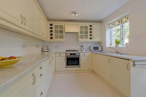 Kitchen/ Breakfast Room