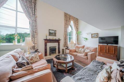 LIVING AND DINING ROOM