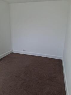 Side bedroom width