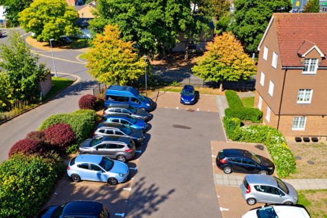 Parking &amp; Communal Gardens