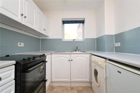 Woodgarston Drive, Basingstoke, Hampshire, RG22 photo 3