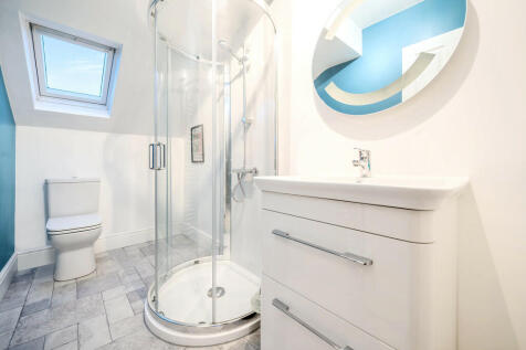 Bedroom Four En-S...