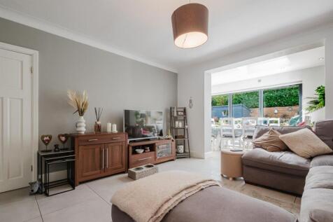 Sitting Room (2).jpg